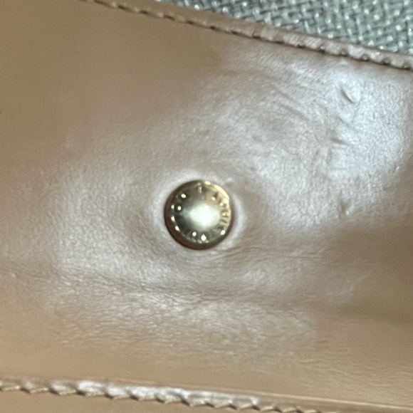 Louis Vuitton Monogram Vernis Multicles 4 ring key holder in beige / gold. - Picture 14 of 15